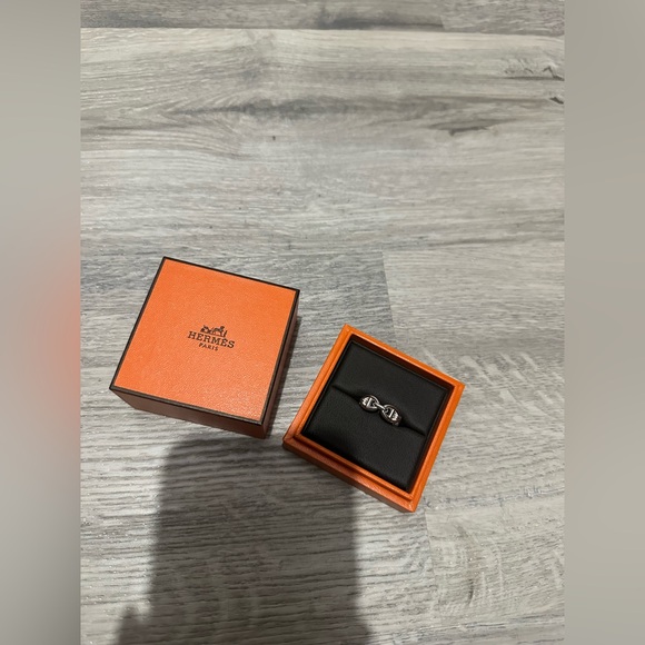 Hermes Jewelry - Authentic BNIB Hermes Chaine d'ancre Enchainee ring
